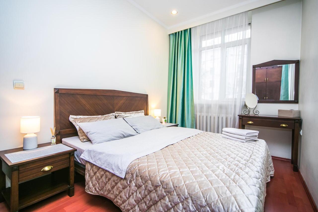 Apartment Ploshchad Pobedy 3 Komnaty Minsk Luaran gambar