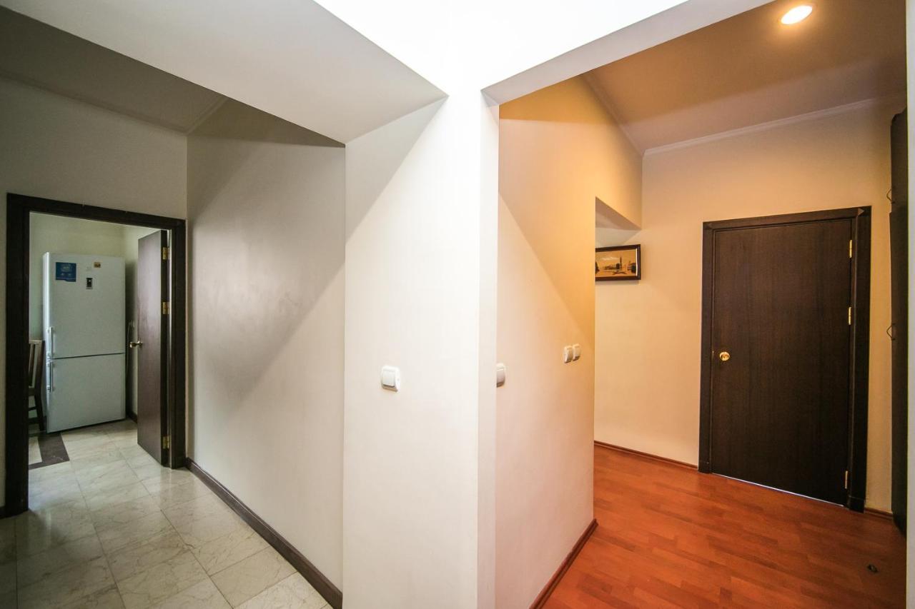 Apartment Ploshchad Pobedy 3 Komnaty Minsk Luaran gambar